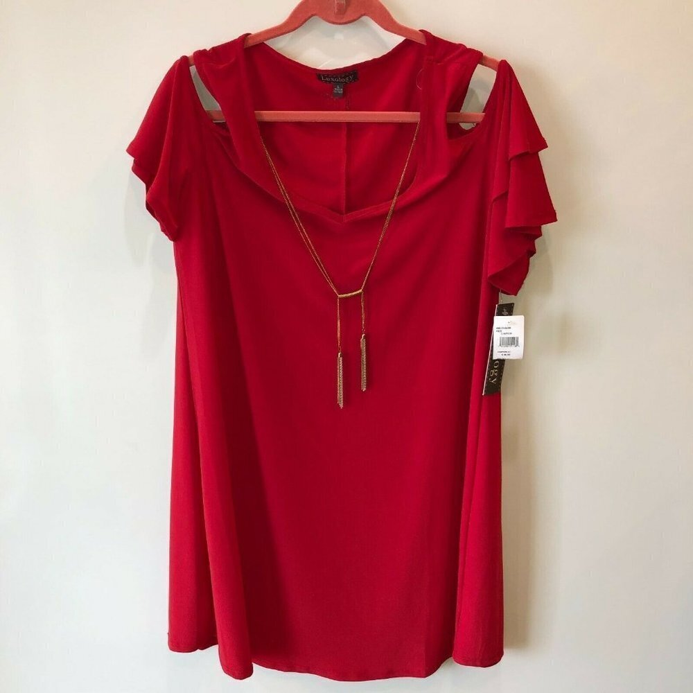 Luxology Large Red Cold Shoulder Dress Chain